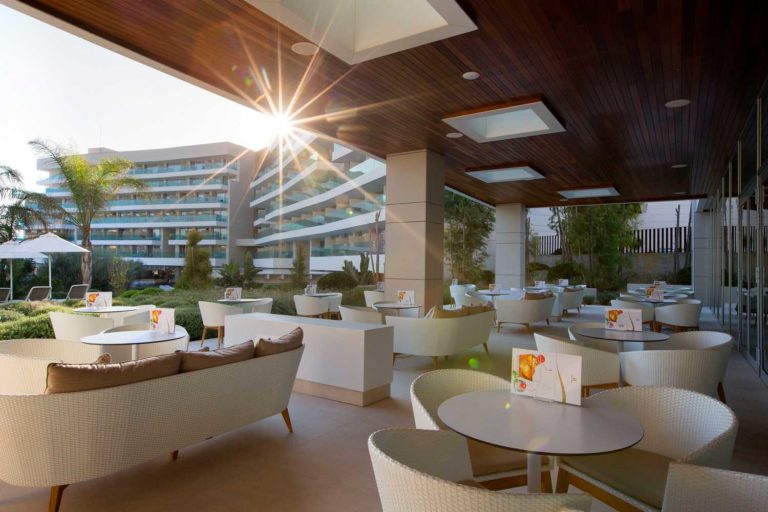 Hipotels Playa de Palma Palace lobby bar terrace 1