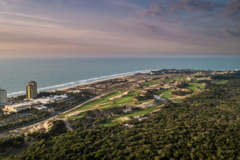 The-Bluffs-Grand-Ho-Tram