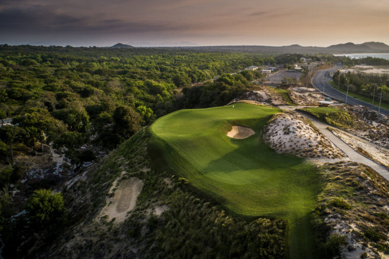 The-Bluffs-Grand-Ho-Tram