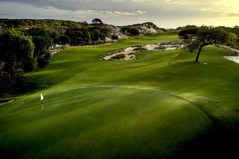 The-Bluffs-Grand-Ho-Tram