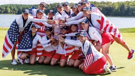 GAINESVILLE,VIRGINIA,USA,15.SEP.24 - GOLF - Solheim Cup 2024, Robert Trent Jones Golf Club. Image shows the rejoicing of team USA. Keywords: trophy. Photo: GEPA pictures/ ZUMA Press/Robert Blakley - ATTENTION - COPYRIGHT FOR AUSTRIAN CLIENTS ONLY