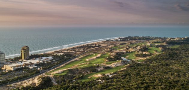 The-Bluffs-Grand-Ho-Tram